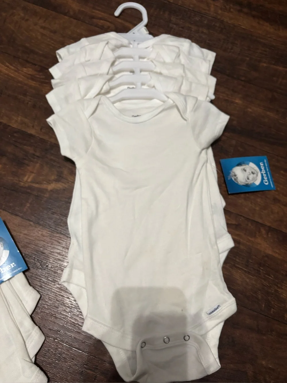 GERBER NWT White Short Sleeve Onesies 100% Cotton 15 Pcs For Babies 6-9 Months .